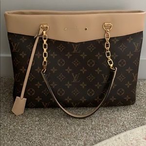 Louis Vuitton  Handbag